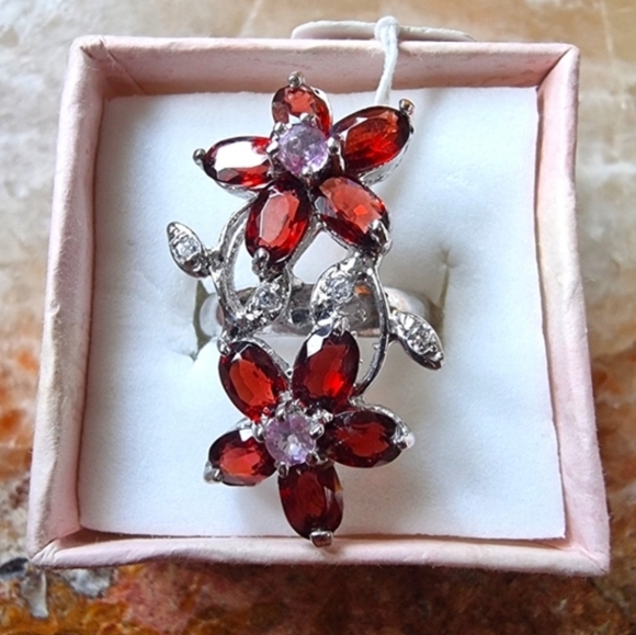 Source Unknown Jewelry - 🆕️ Stunning Sterling Silver W/ 14k White Gold Overlay Garnet Flower Ring Sz 5.5
